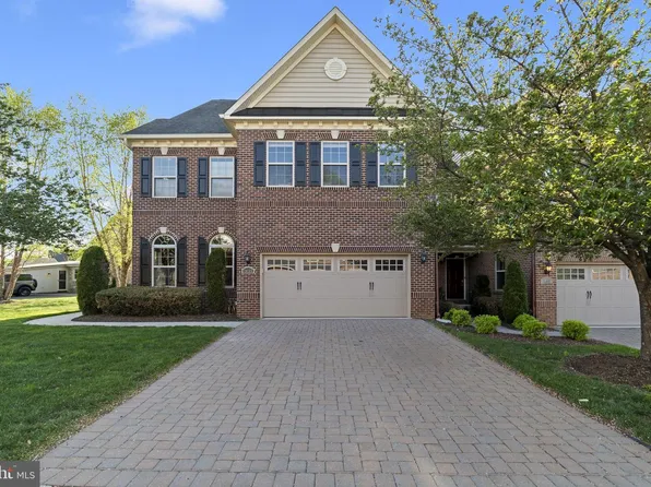 1453 Saint James Dr, Langhorne, PA 19047