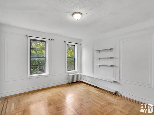 400 Clinton Avenue image 1 of 8