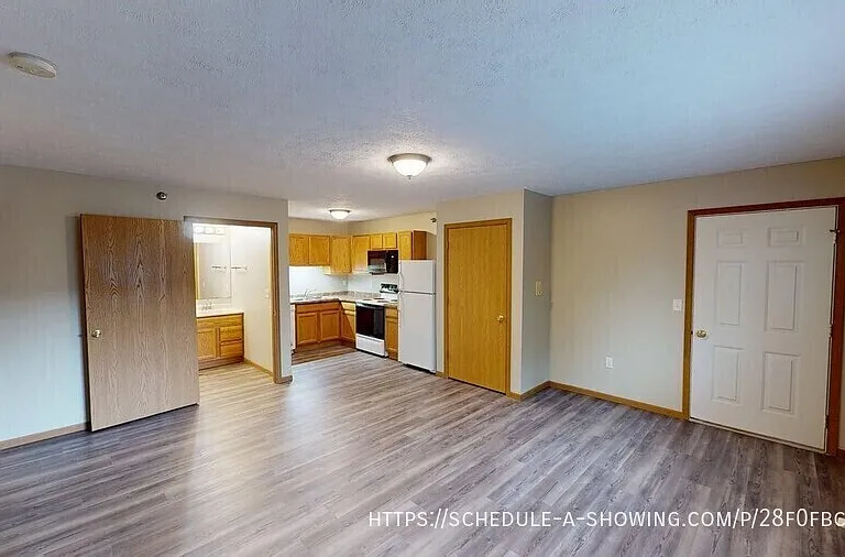 1007 W Ridge St #5 — Photo 5