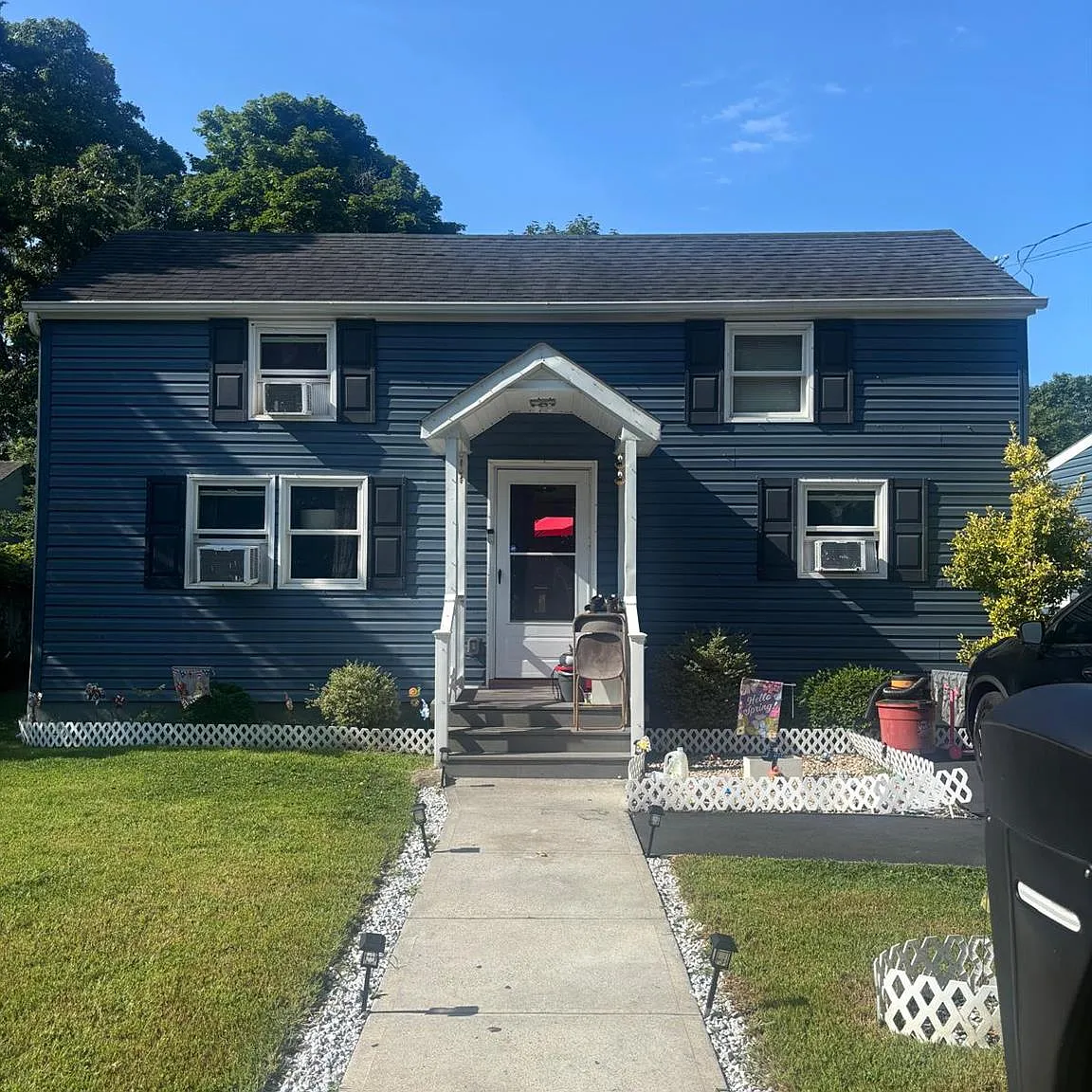 2 bed, 1.0 bath, 6098 sqft, $2,572 — Photo 1