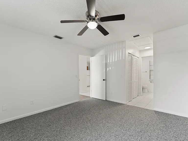 Briarwood Apartments — Photo 15
