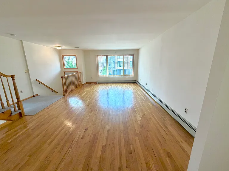 236 Grant Ave #A — Photo 2