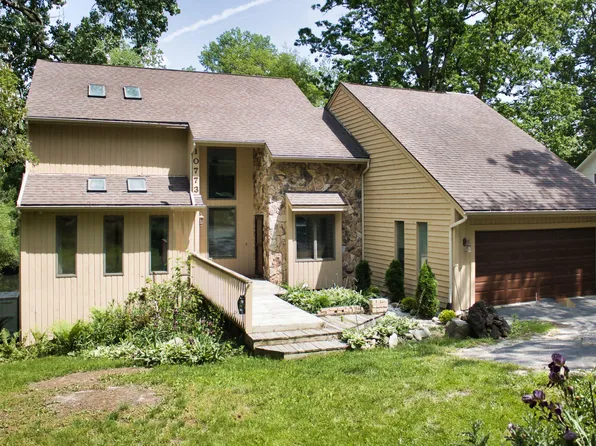 10773 Frankfort, Pinckney, MI 48169