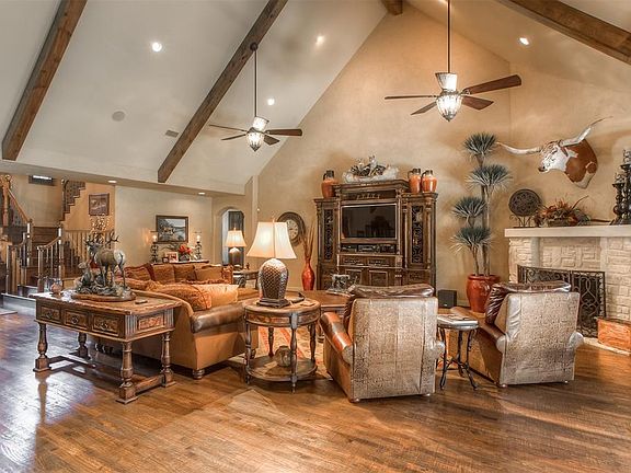3rd image of 105 Crested Elm Ct
