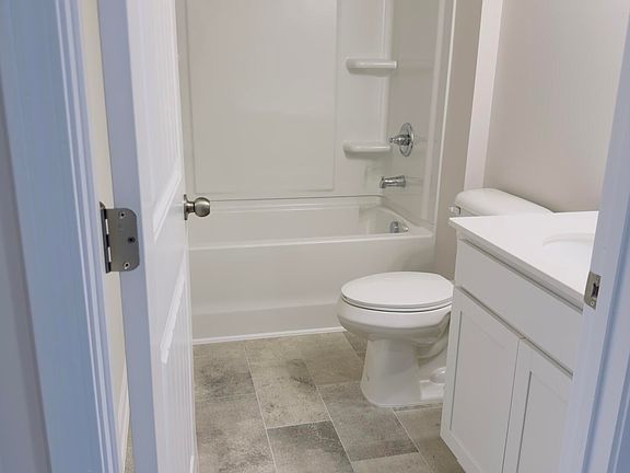 5th image of 246 Liberty Grove Ct