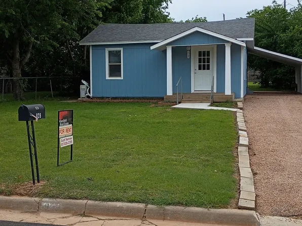 828 Texas St, Graham, TX 76450