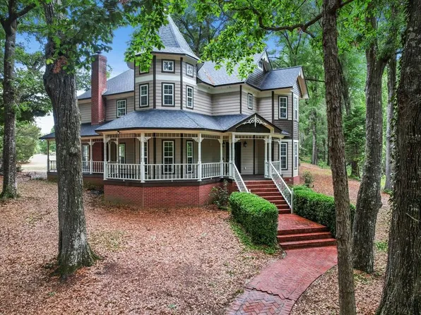 108 Buckhead Dr, Headland, AL 36345