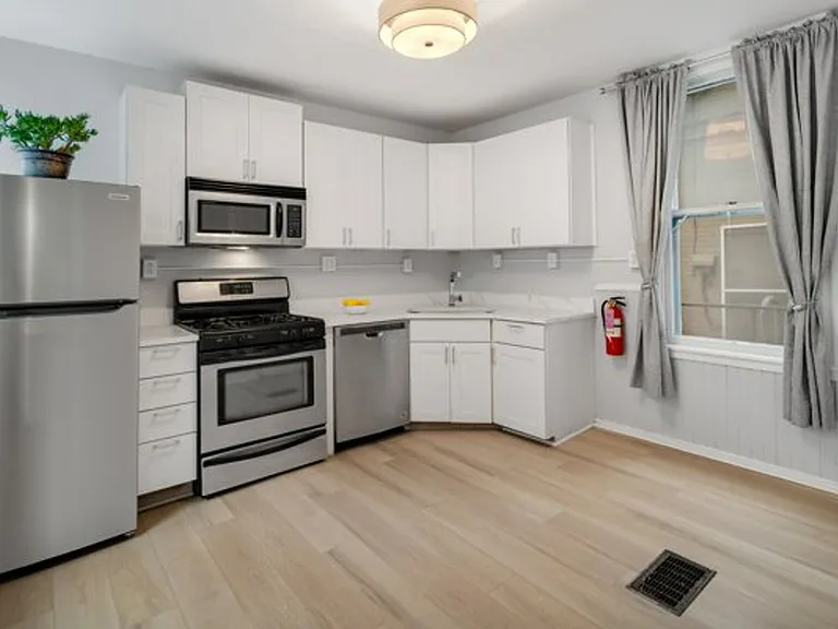 Quarry St. Apartments — Photo 140