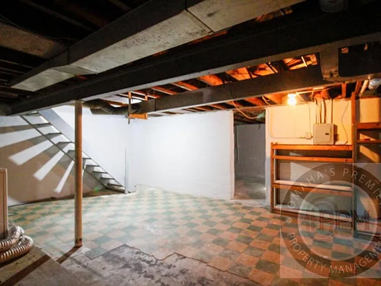 2119 Monroe St — Photo 16