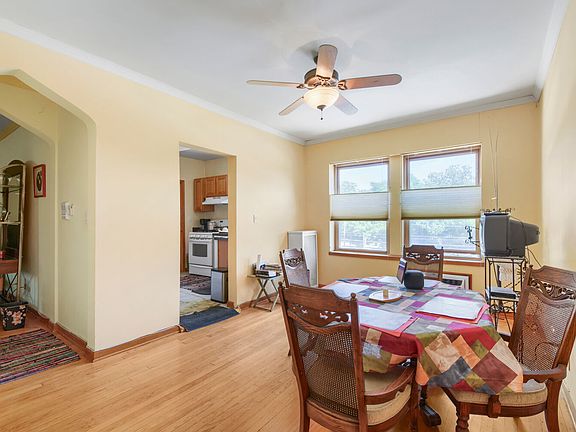 5th image of 10943 S Longwood Dr APT 2