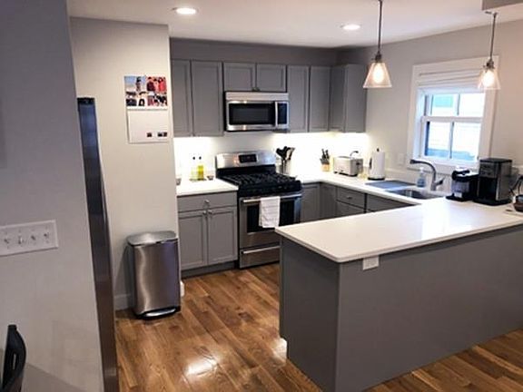 2nd image of 194 Franklin St #1