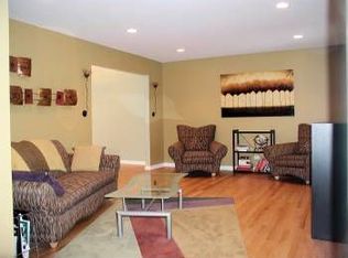 524 Sheffield Rd, Naperville, IL 60565