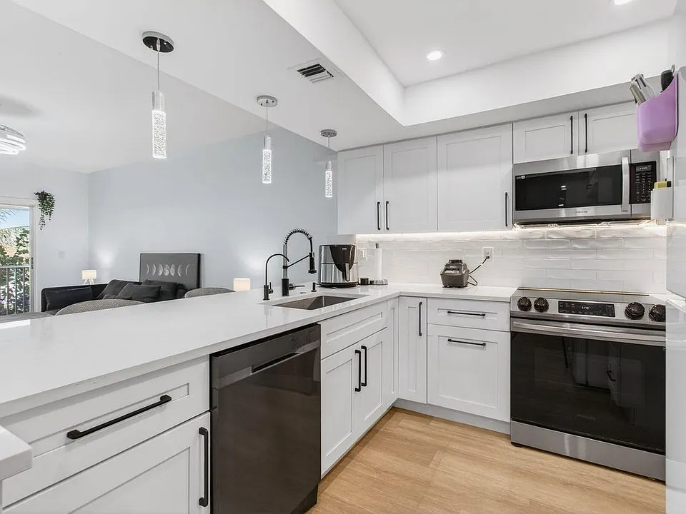 50 SW 3rd Ave #311