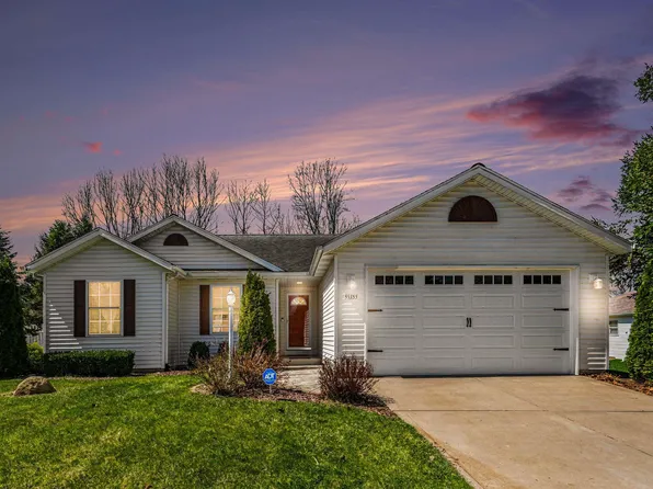 55355 Suncrest Dr, New Carlisle, IN 46552