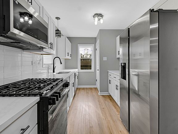 5th image of 12743 S Lowe Ave