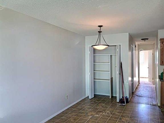 5th image of 50 E Jerry Potts Blvd W