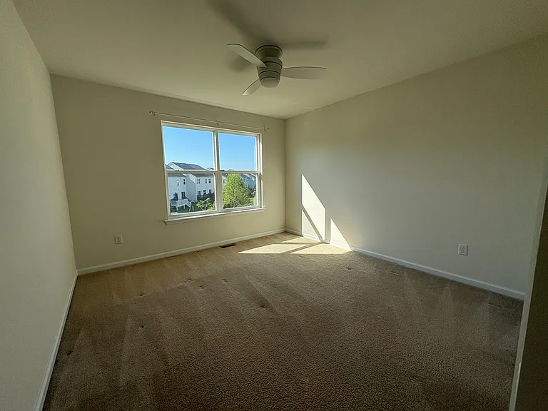 976 King Way — Photo 29