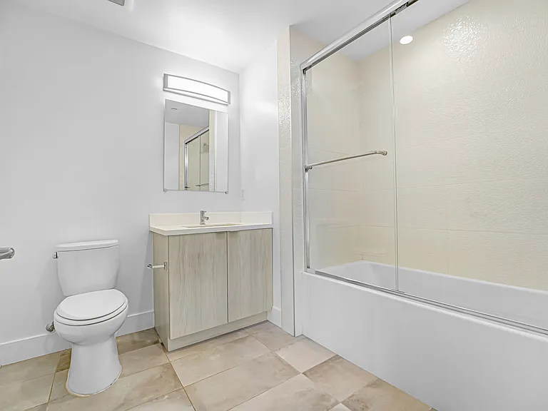 11700 Magnolia Blvd #211 — Photo 5