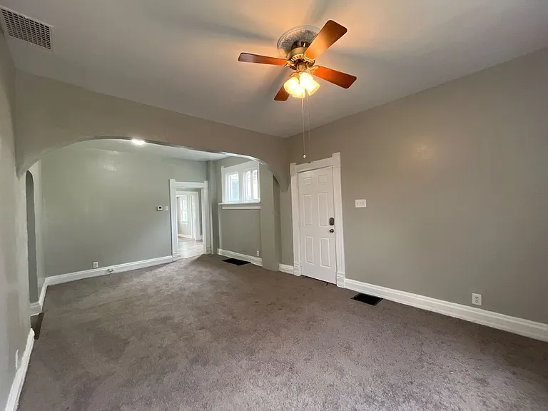 1210 W Powers St — Photo 5