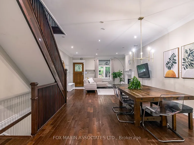 31 Browning Ave — Photo 1