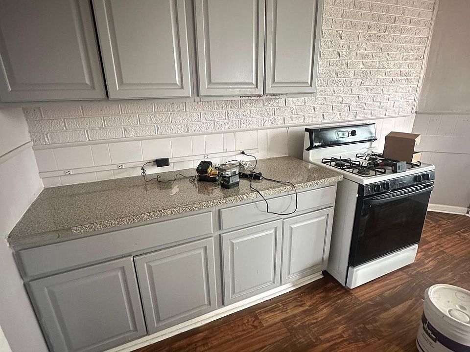1st image of 291 Lasalle St APT 2E