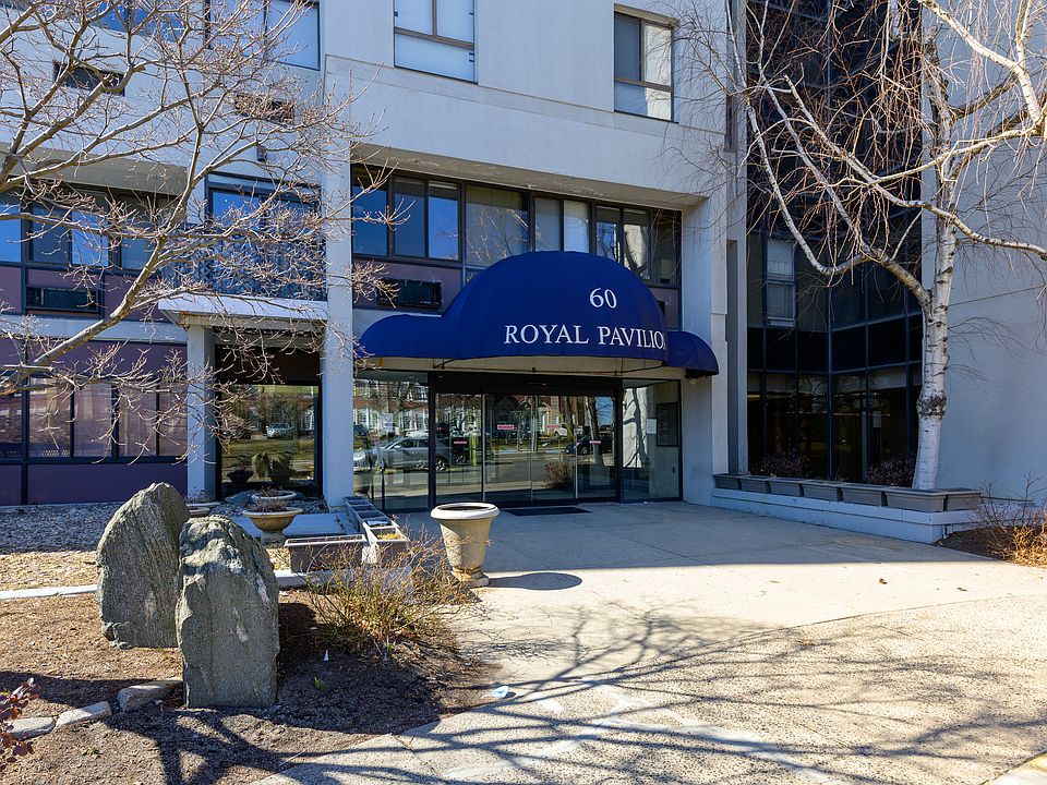 60 Strawberry Hill Avenue
