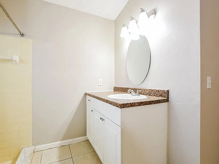 1629 Sunburst Way — Photo 15