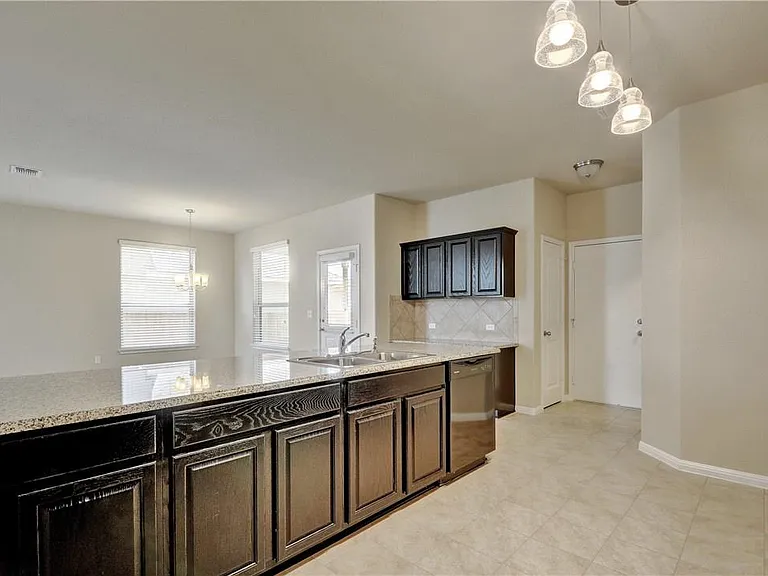 1412 Blake St — Photo 10