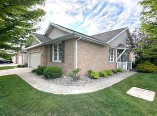 10682 Scarlett Oak St, Saint John, IN 46373