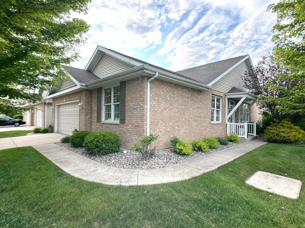 10682 Scarlett Oak St, Saint John, IN 46373