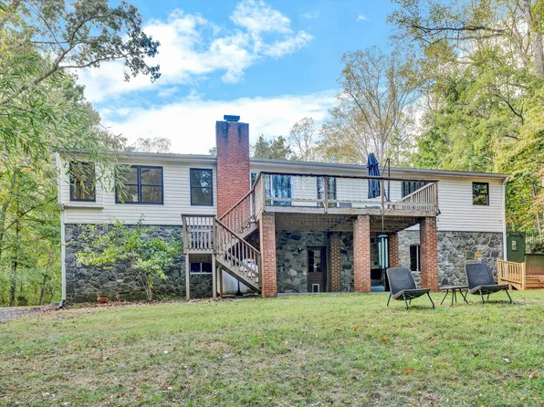 1280 Bremble Dr, Moneta, VA 24121
