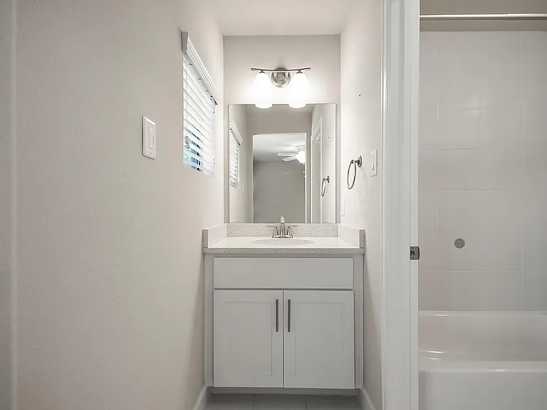 5328 Larkin St — Photo 19