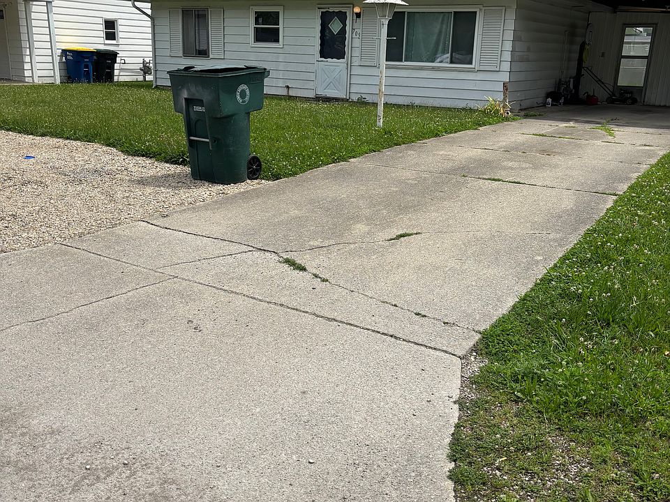 1st image of 709 E Linda Layne