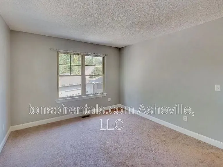 130 Downing Park Ct — Photo 13