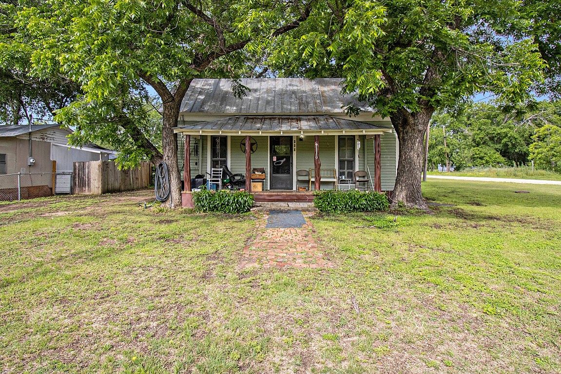 169 W 2nd St, Walnut Springs, TX 76690 Zillow