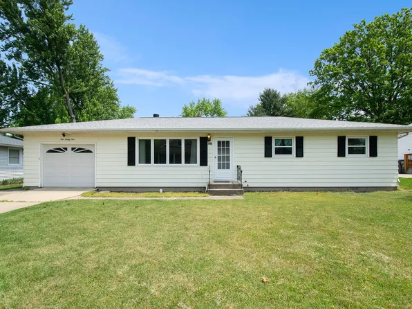 121 S Harrison St, New Buffalo, MI 49117