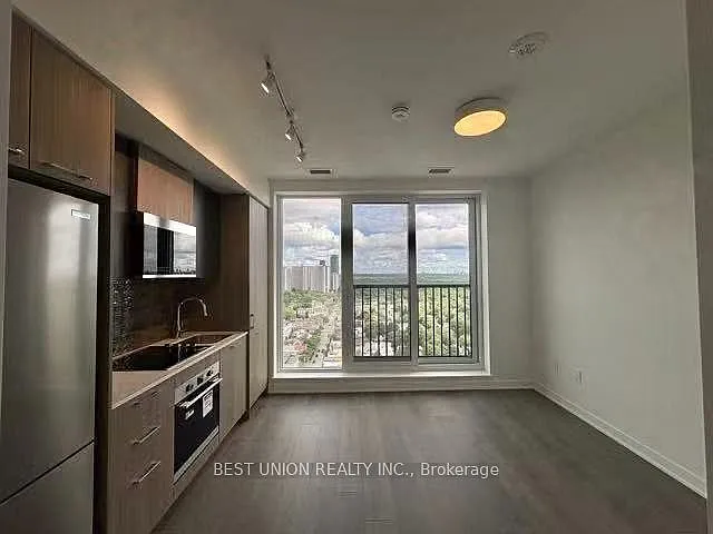10 Oak St #2510 — Photo 2