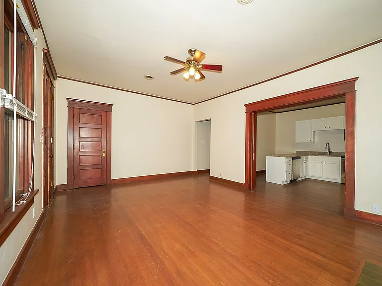 The Bronx on Central - Luxury Living in Old World Setting — Photo 25