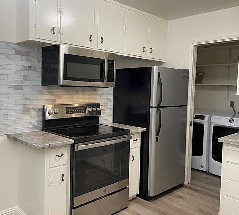 5th image of 1198 W Iowa Ave APT 2