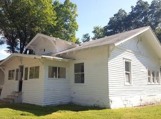 1420 John St, Winfield, KS 67156