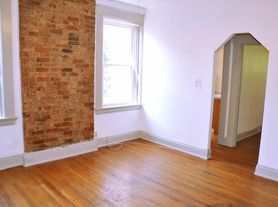 2411 Fairview Ave