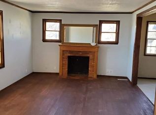 109 E 3rd St, Lyons, KS 67554