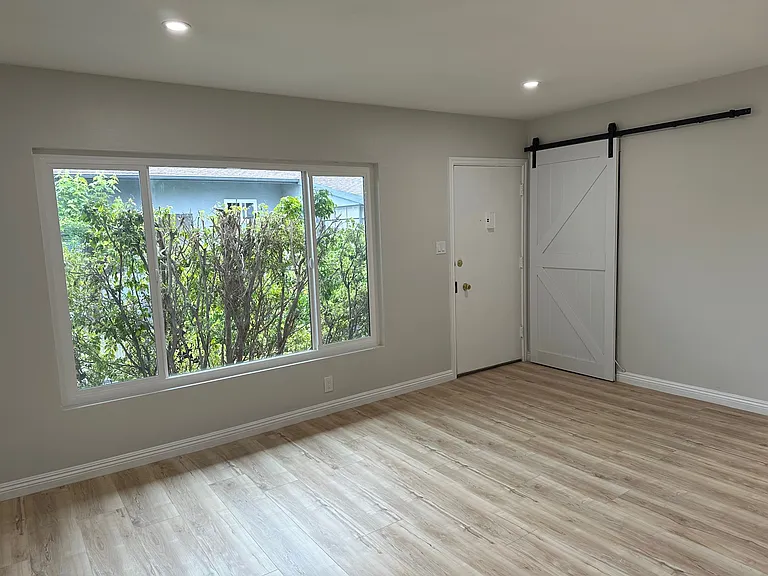 4531 Hazeltine Ave — Photo 7