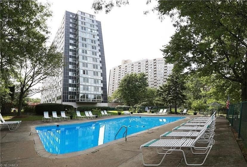 One of the Largest pools on the Gold Coast. Enjoy summer days at the pool overlooking Lake Erie!