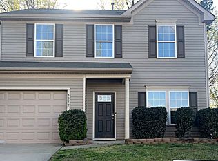 8832 Goldfields Dr, Charlotte, NC 28227