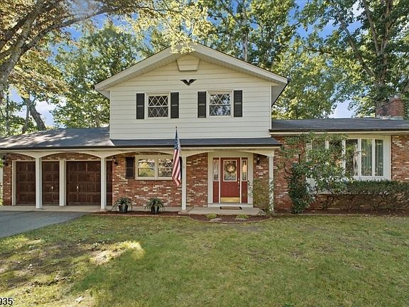 2nd image of 571 Green Pond Rd