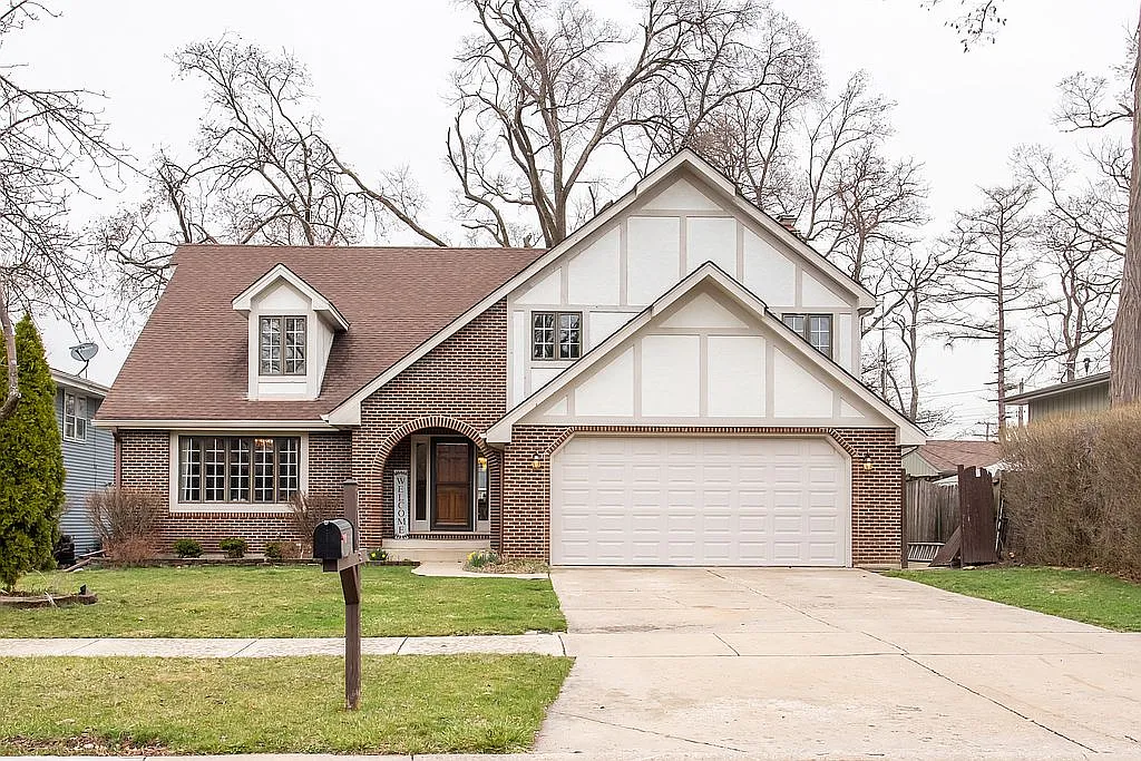 709 Plentywood Ln photo 1