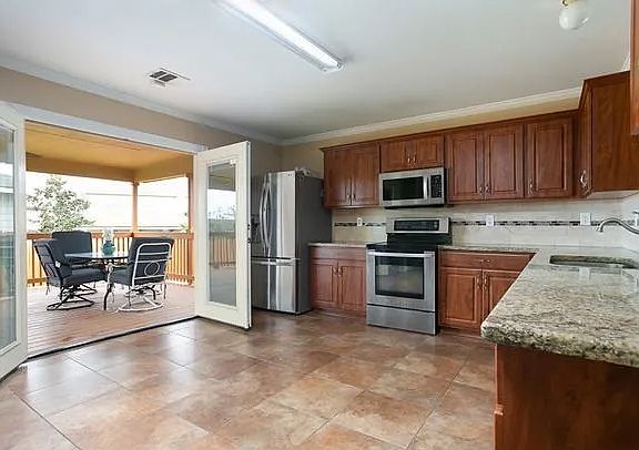4th image of 215 Mallow Grv