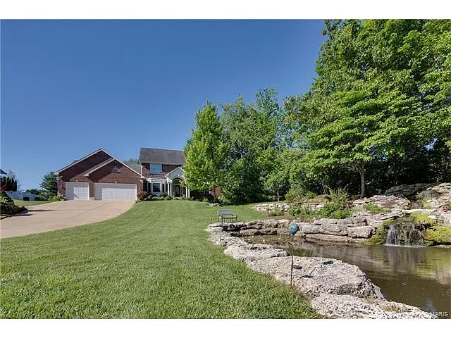 2596 Bluffwood Dr photo 1
