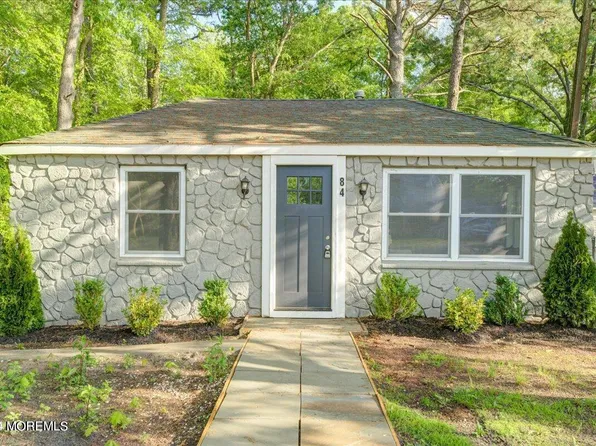 84 Lighthouse Drive, Waretown, NJ 08758